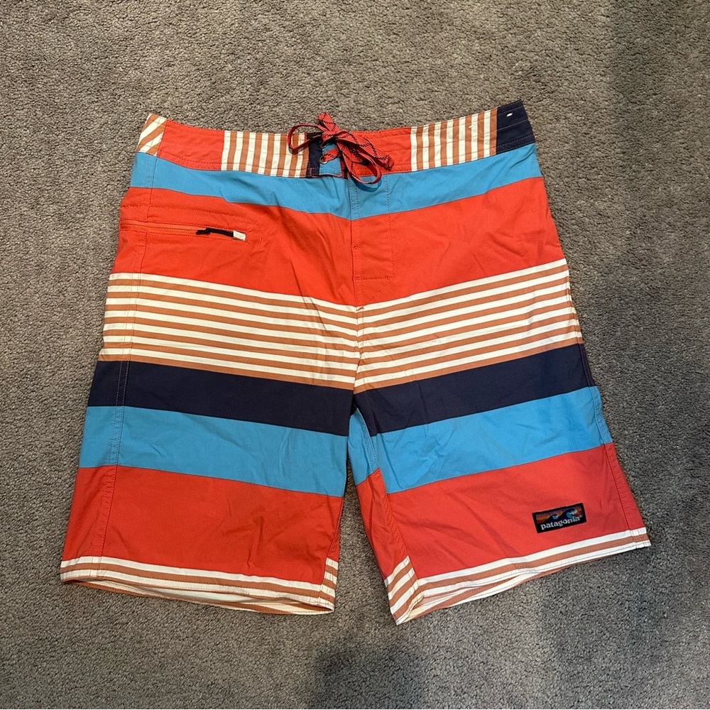 Patagonia Red and Blue Board Shorts Quick-Drying Swimwear, Size 34